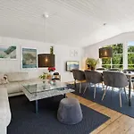 Sylvie - 400m From The Sea By Interhome