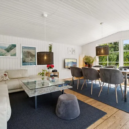 Sylvie - 400m From The Sea By Interhome *