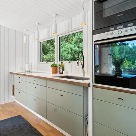 Sylvie - 400m From The Sea By Interhome Vester Somarken